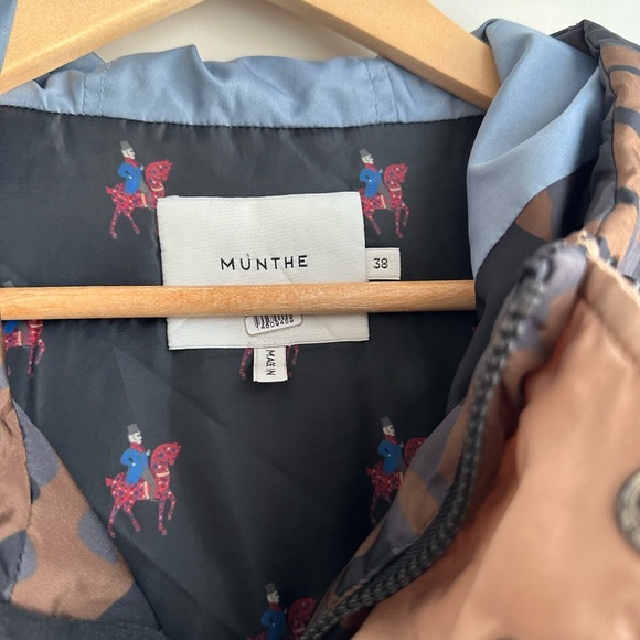 Munthe Navigate Ski Coat - Picture 9 of 9